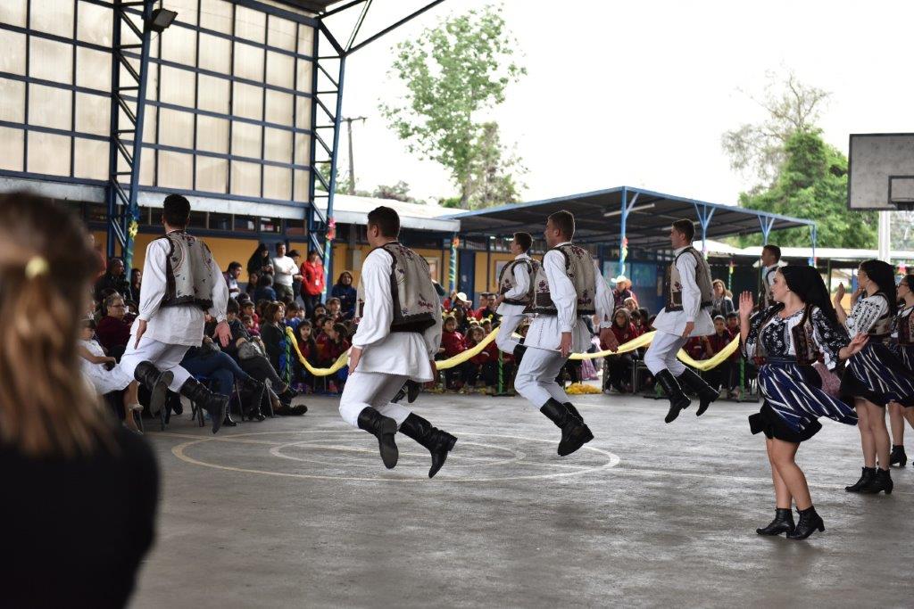 Ansamblul Folcloric Sinca Noua in Macul Chile 2017, Reprezentatie la Colegio JOSE BERNARDO SUAREZ